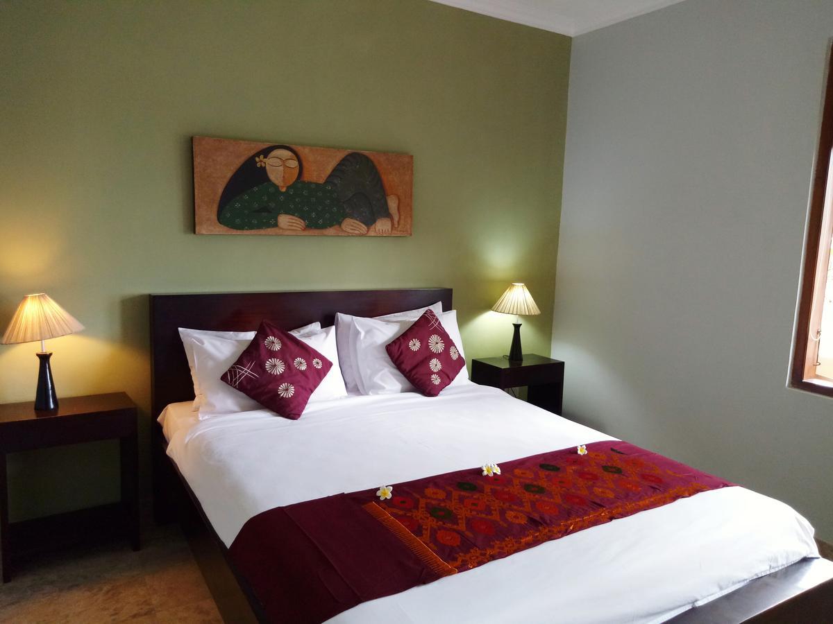 Ellies Hotel Нуса Дуа Екстериор снимка