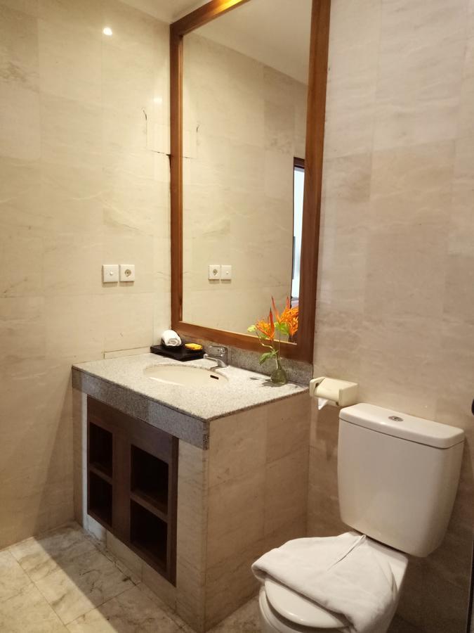 Ellies Hotel Нуса Дуа Екстериор снимка