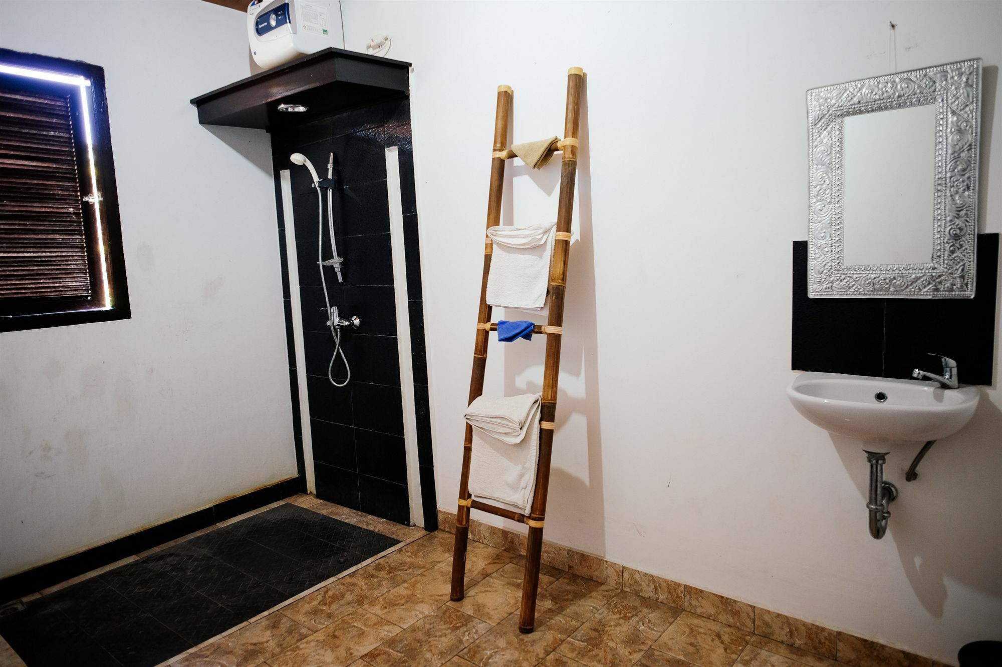 Ellies Hotel Нуса Дуа Екстериор снимка